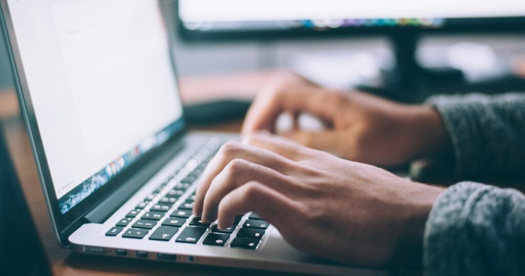 Prix site web au Maroc : création d'un site sur ordinateur